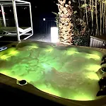 Colina Cannes בית הארחה 4*