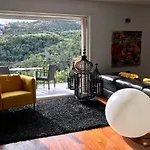 Colina Cannes בית הארחה