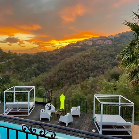 Colina Guest house *