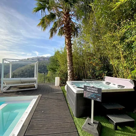 Colina Guest house *