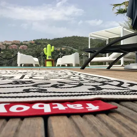 Πανσιόν Colina Mandelieu